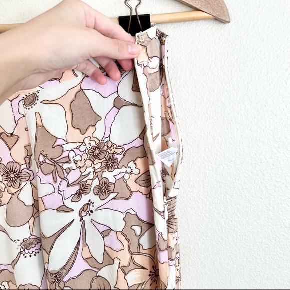 FOR LOVE & LEMONS Renato Floral Flared Pants in Tan Pink - Picture 8 of 10